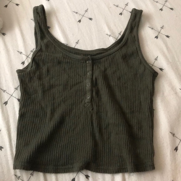 trendy tank tops